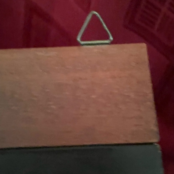 Vintage brown wooden key box, cabinet with vintage botanical floral print - Picture 15 of 16